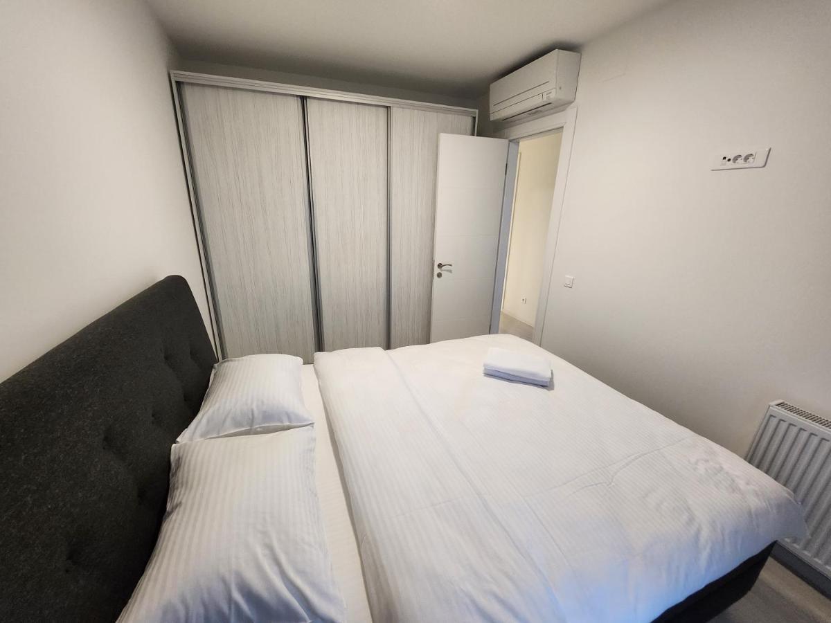 Grand Look & Best Location For Business On Bukarest Eksteriør billede