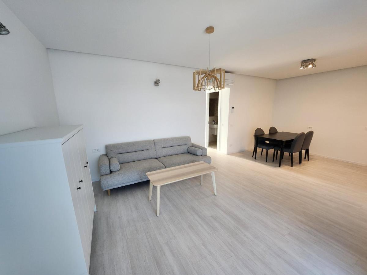 Grand Look & Best Location For Business On Bukarest Eksteriør billede